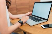 WiFiルーターの置き場所はどこがおすすめ？電波が届く高さ・避けるべき設置場所
