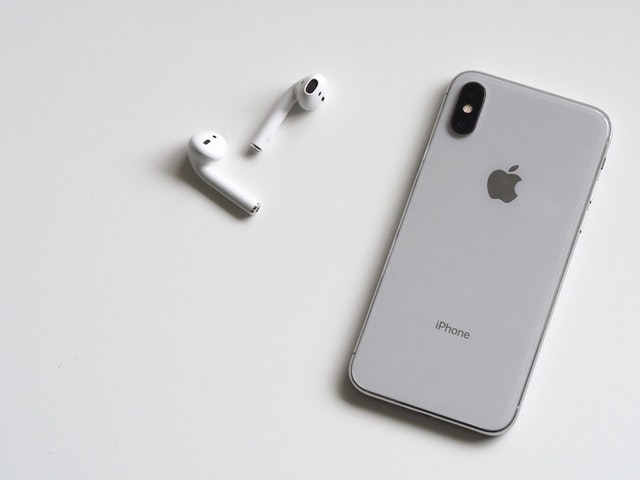比較]AirPods2と旧世代はここが違う！新型特徴とおすすめケースも 