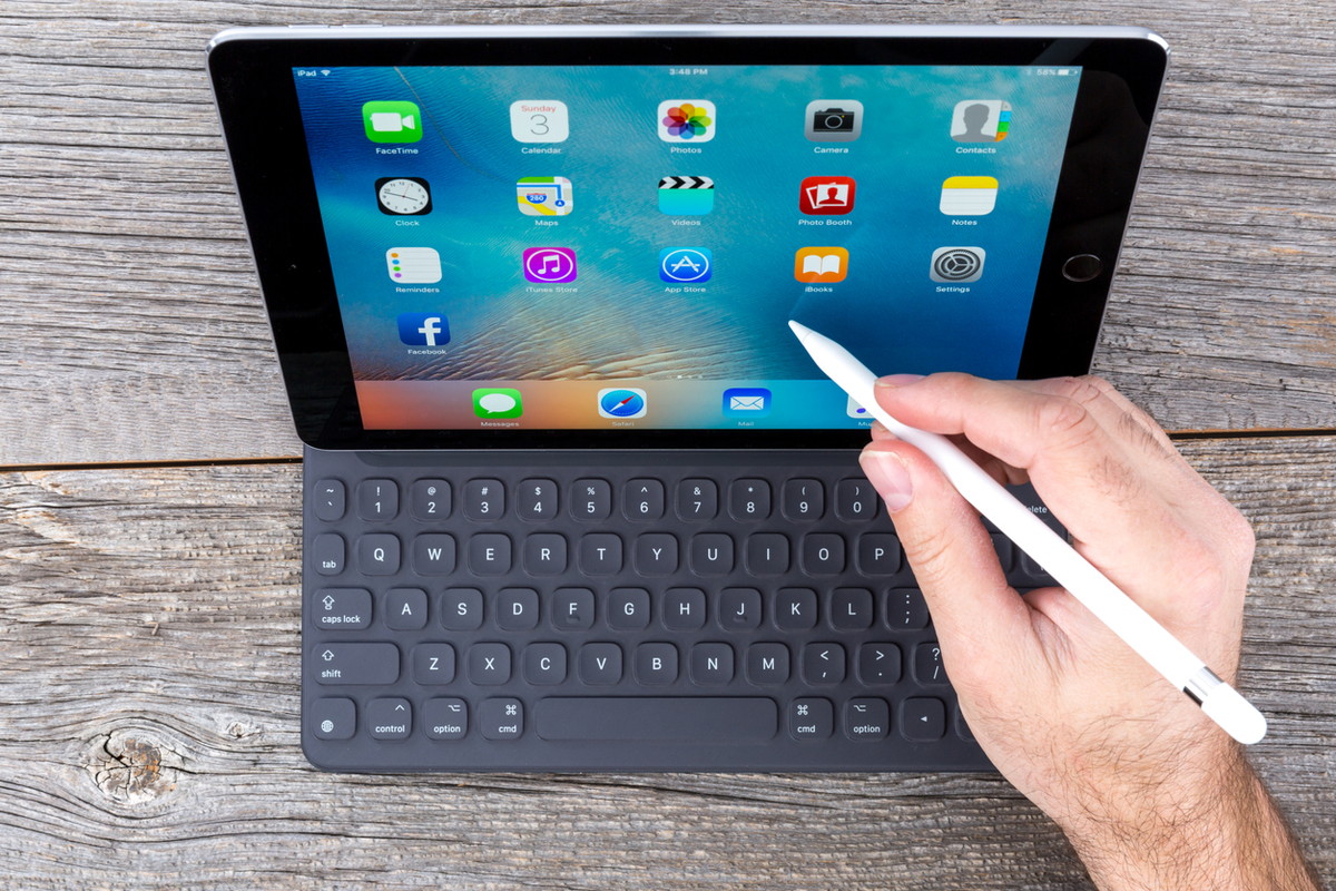 iPadにSmart Keyboardは必要か？スマートキーボードの対応機種や重さを比較