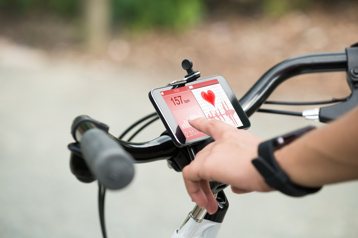 自転車のスマホホルダーおすすめ10選｜種類や選び方のコツをわかりやすく解説 | iPhone格安SIM通信