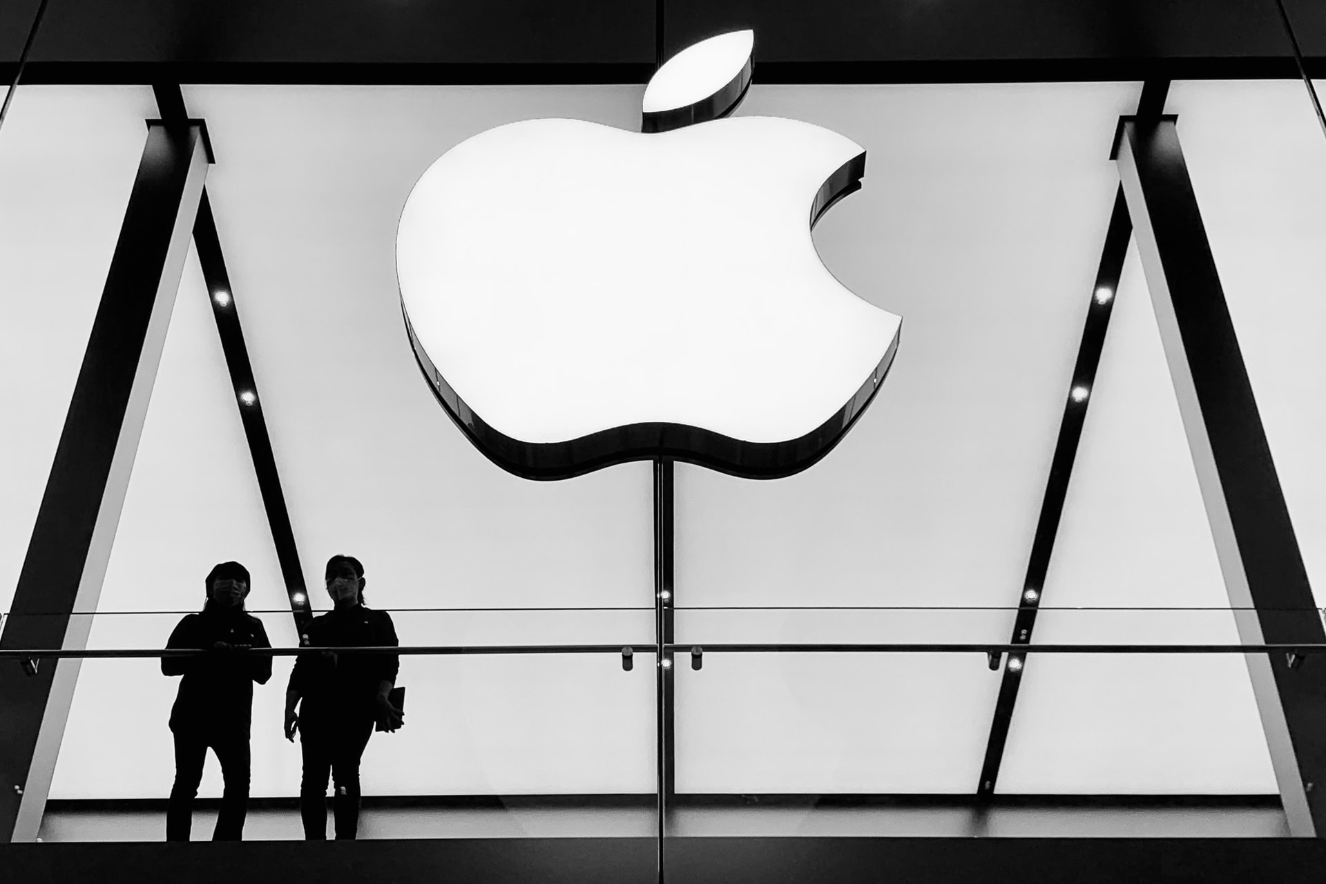 「iPhone 12 Pro」を実機レビュー! iPhone 11 Proとスペック・カメラ性能・デザインを徹底比較