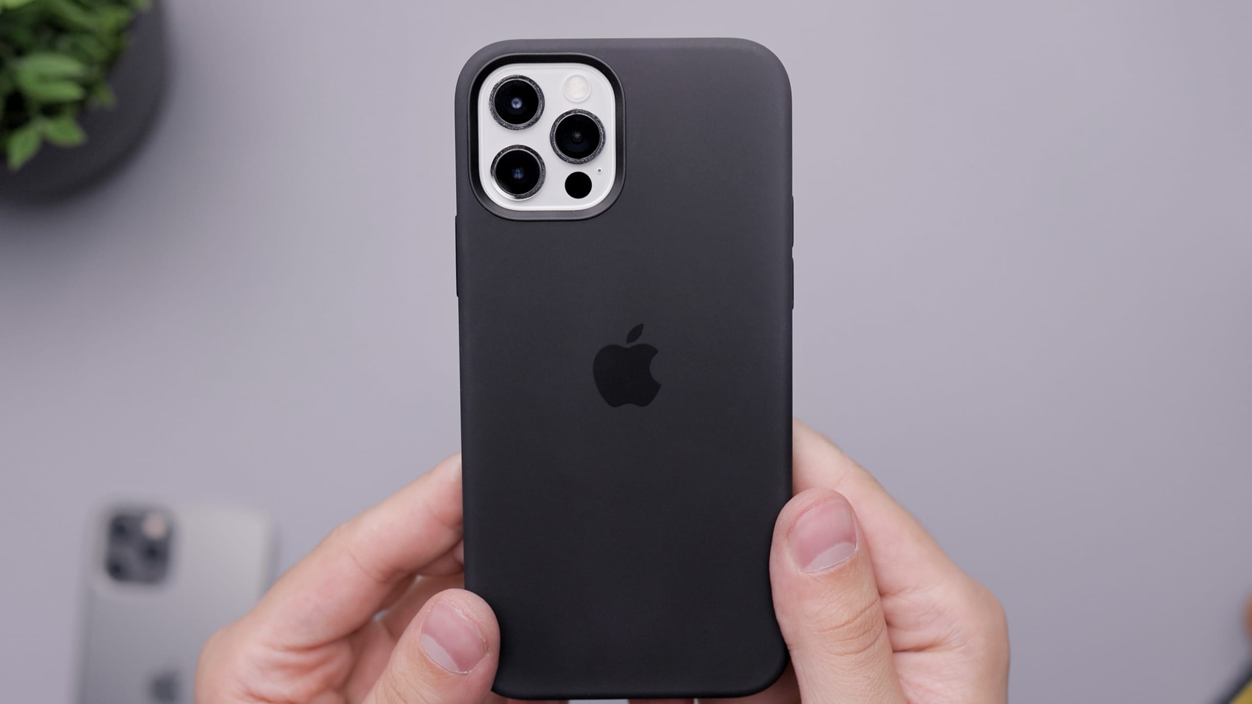 スマホのケース カバーは必要 手帳型など選び方とおすすめ商品をご紹介 Iphone格安sim通信