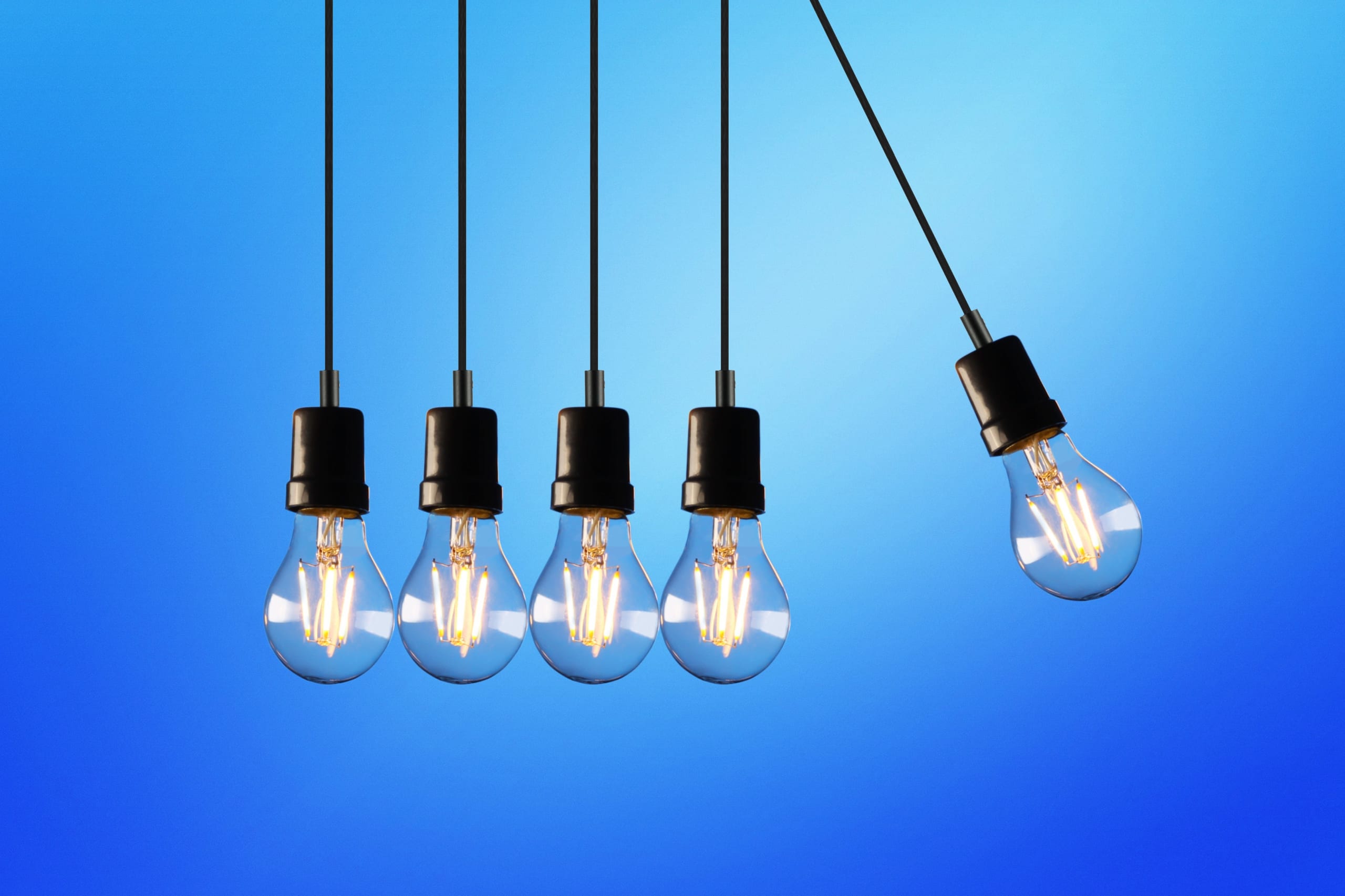 引っ越し当日の電気の開通はできる?手続きを忘れた場合の対処法・解決方法