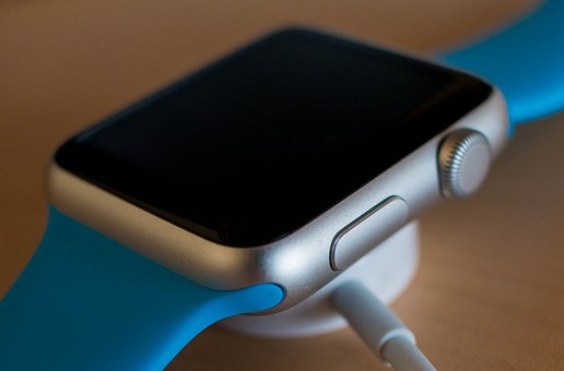 Apple Watchのおすすめアクセサリー20選!充電器やケースなどタイプ別に紹介