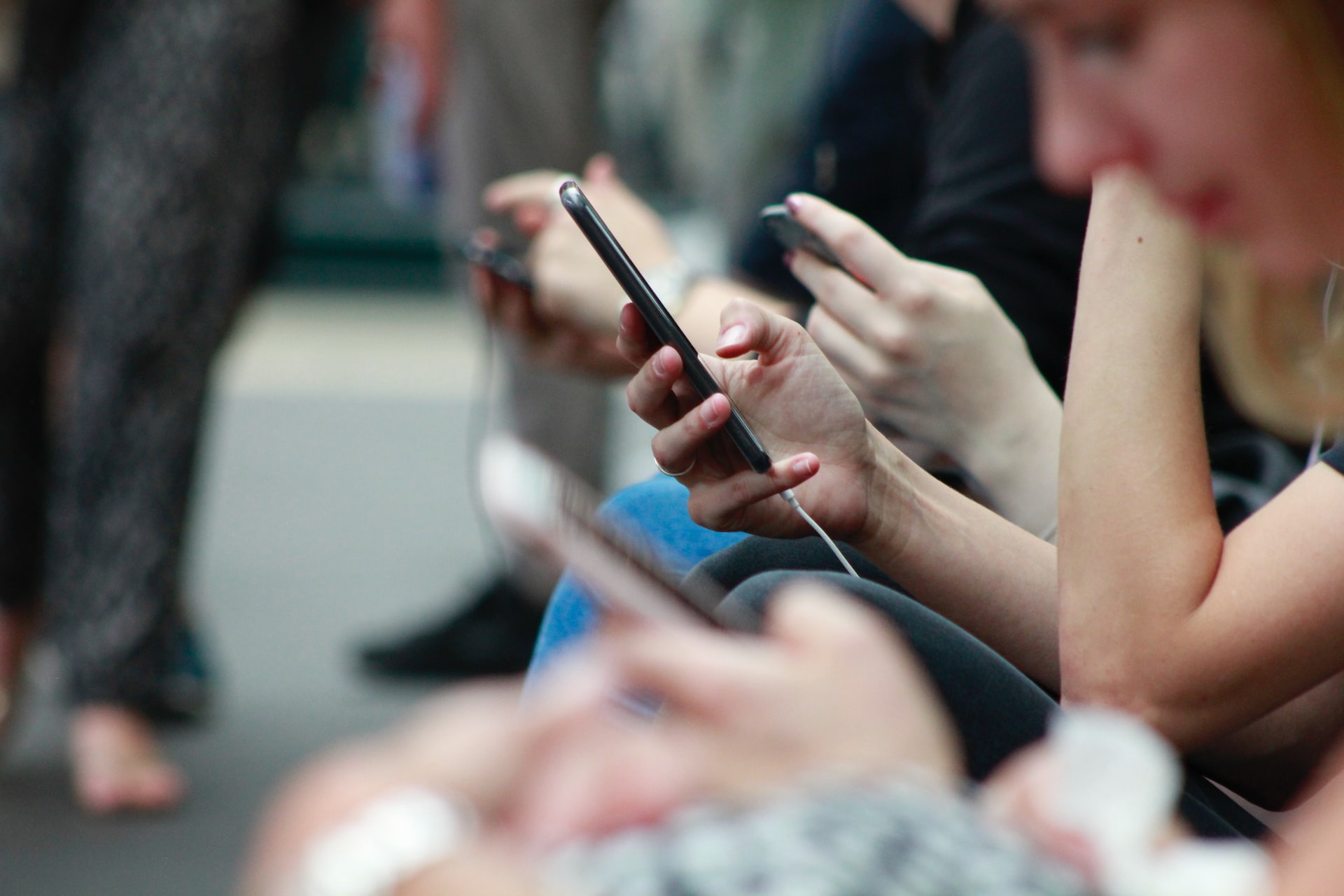ワイモバイルのポケットWiFiがおすすめできない3つの理由!利用者の口コミや評判も紹介