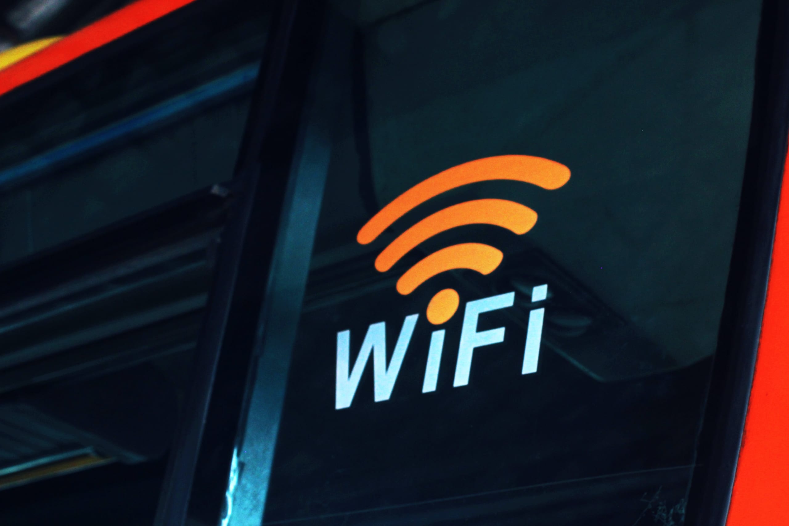 車載用WiFiルーターのおすすめ4選!車・自宅で使えるWiFiの選び方